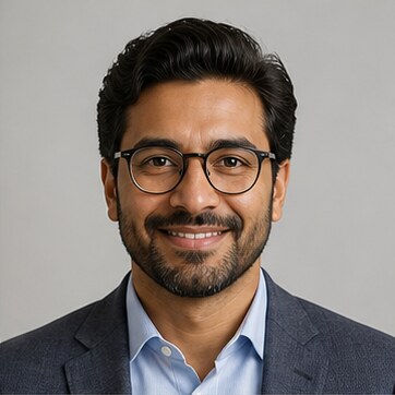Headshot of Luis Alvarez